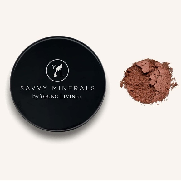Young Living Savvy Minerals - Foundation Powder - Picture 2 of 3
